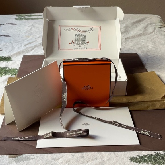 🐴 HERMÈS BOX AND RIBBON BUNDLE 🐴 NWOT 🐴 - Picture 3 of 16